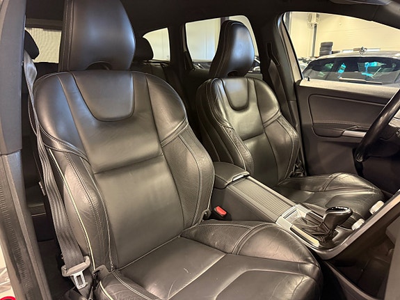 Volvo XC60 16 of 21