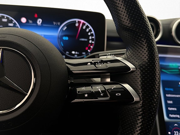 Mercedes-Benz C300 19 of 30