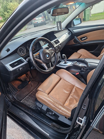BMW 530d 3 of 7