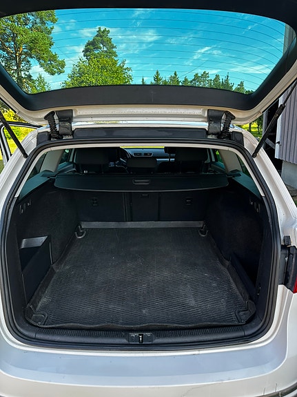 Volkswagen Passat 8 of 11
