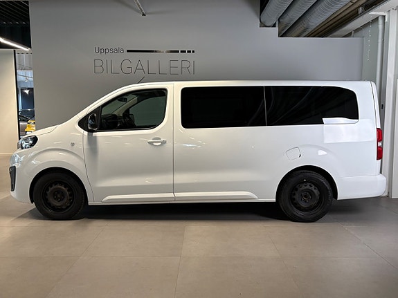 Peugeot Traveller 2 of 18