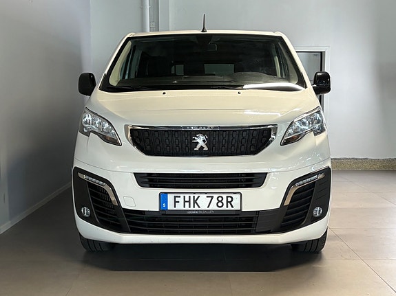 Peugeot Traveller 3 of 18