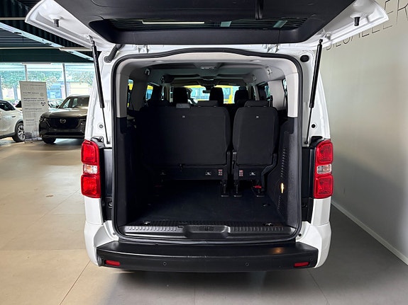 Peugeot Traveller 6 of 18