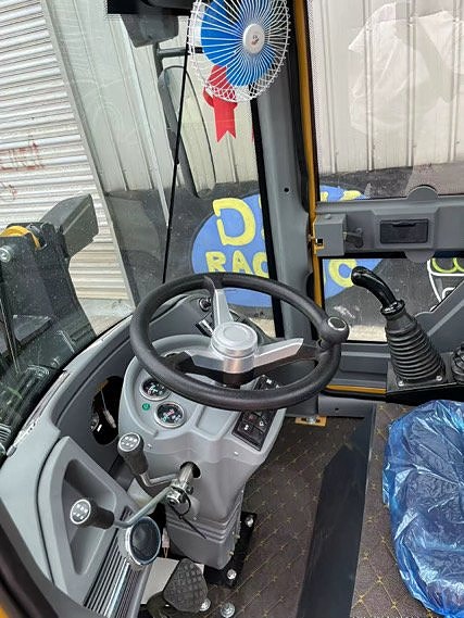 Hjullastare Car Easy 2500kg 4WD inkl snabbfäste för redskap 7 of 10