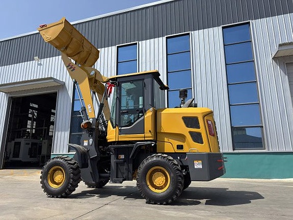 Hjullastare Car Easy 2500kg 4WD inkl snabbfäste för redskap 3 of 10