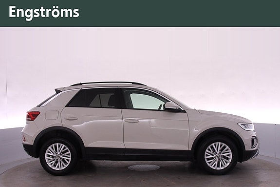 Volkswagen T-Roc 2 of 15