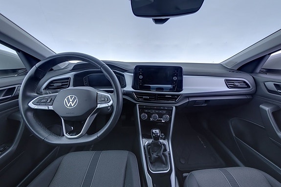 Volkswagen T-Roc 8 of 15