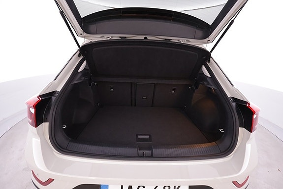 Volkswagen T-Roc 12 of 15