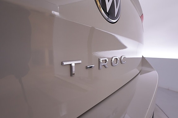 Volkswagen T-Roc 11 of 15