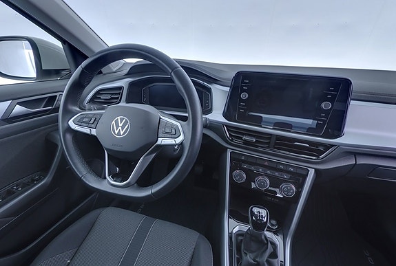 Volkswagen T-Roc 9 of 15