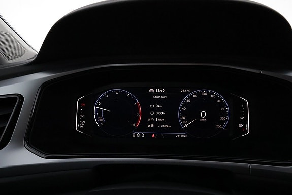Volkswagen T-Roc 15 of 15