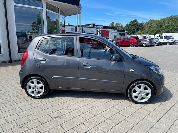 Hyundai i10 4 of 18