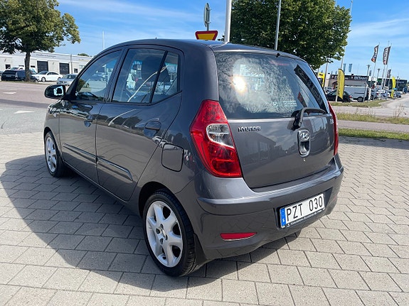 Hyundai i10 7 of 18