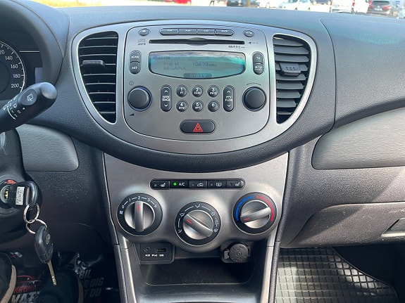 Hyundai i10 17 of 18