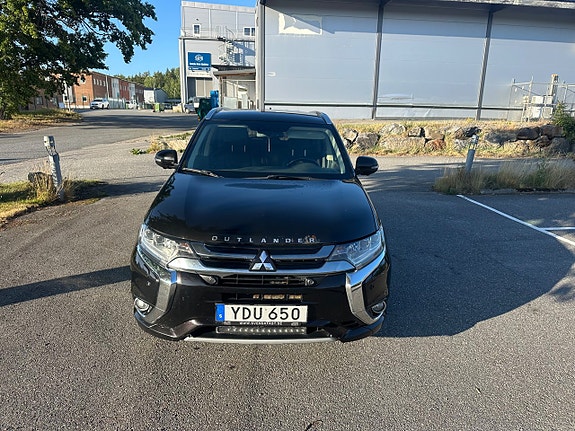 Mitsubishi Outlander 2 of 13