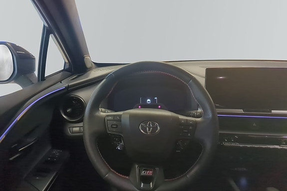 Toyota C-HR 10 of 11