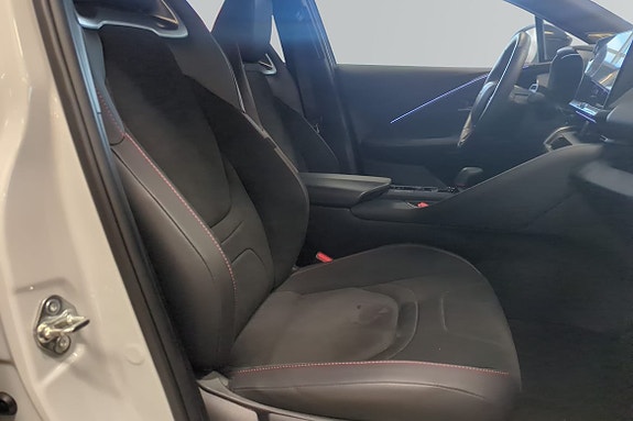 Toyota C-HR 7 of 11