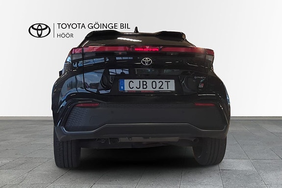 Toyota C-HR 5 of 11