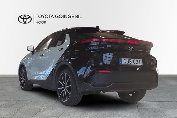 Toyota C-HR 3 of 11