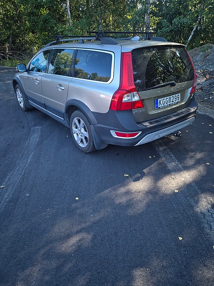 Volvo XC70 3 of 7
