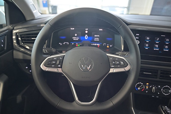 Volkswagen Polo 13 of 24