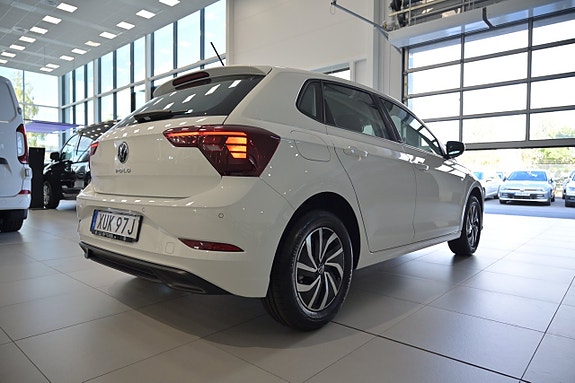 Volkswagen Polo 10 of 24