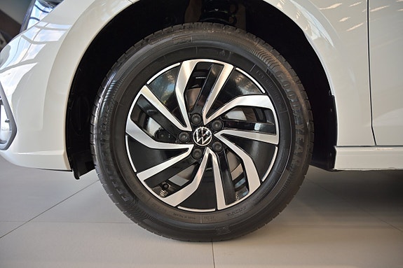 Volkswagen Polo 11 of 24