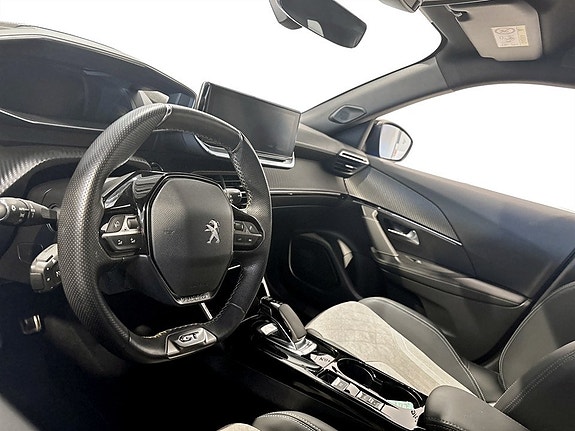Peugeot e-2008 4 of 15
