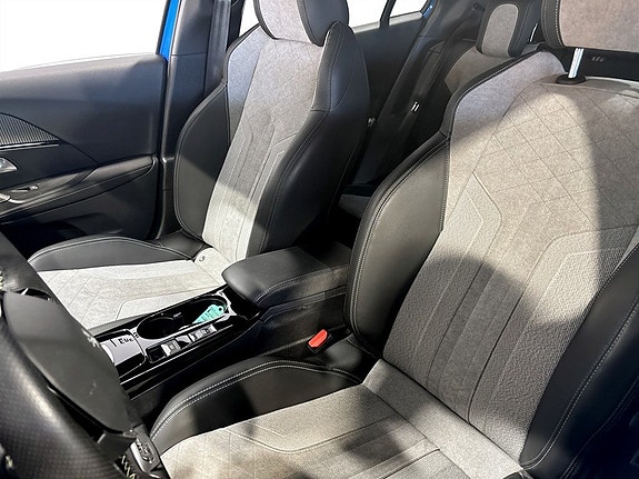Peugeot e-2008 5 of 15