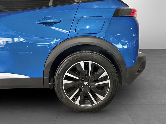 Peugeot e-2008 14 of 15