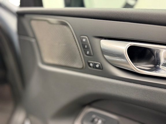 Volvo XC60 23 of 26