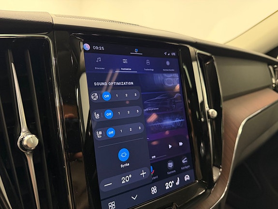 Volvo XC60 14 of 26