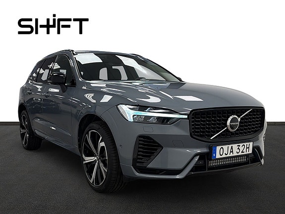 Volvo XC60 2 of 26
