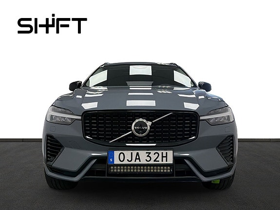 Volvo XC60 3 of 26