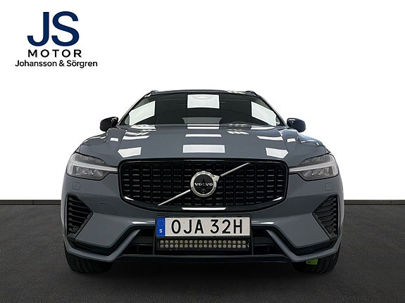 Volvo XC60 3 of 26