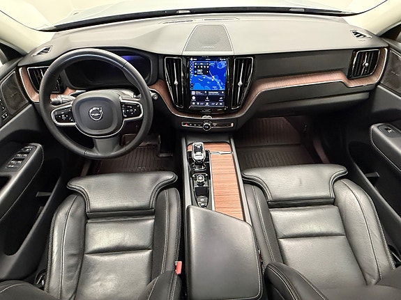 Volvo XC60 9 of 26