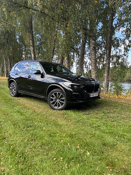 BMW X5 2 of 8