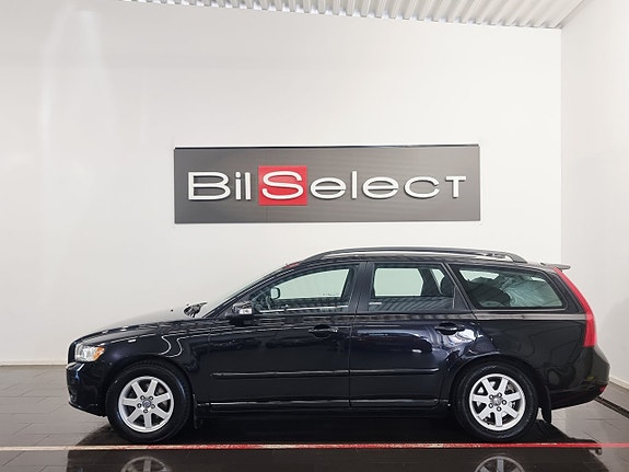 Volvo V50 2 of 25