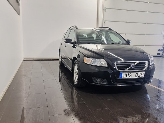 Volvo V50 4 of 25