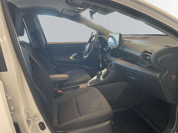 Toyota Yaris 6 of 15