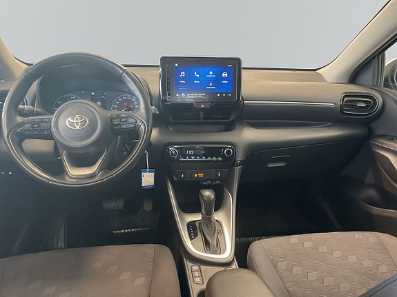 Toyota Yaris 8 of 15