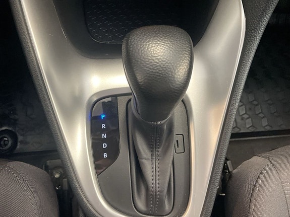Toyota Yaris 15 of 15