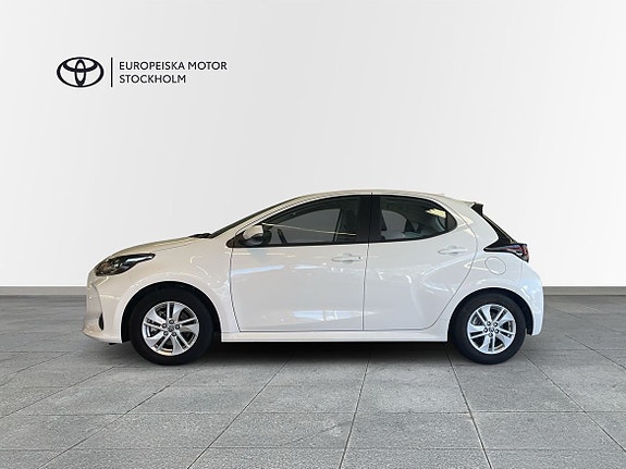 Toyota Yaris 3 of 15