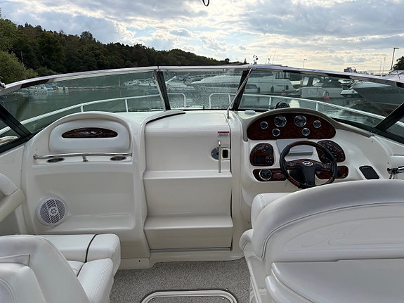 Sea Ray SunSport 290 12 of 15