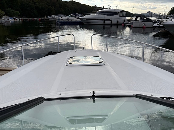 Sea Ray SunSport 290 13 of 15
