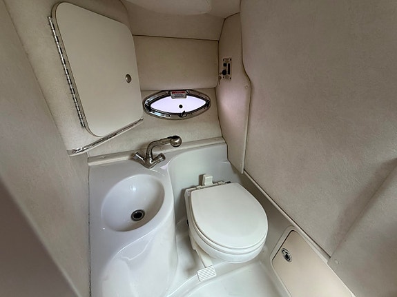 Sea Ray SunSport 290 11 of 15