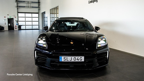 Porsche Panamera 4 2 of 24