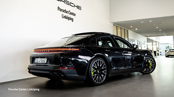 Porsche Panamera 4 8 of 24
