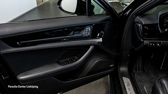 Porsche Panamera 4 20 of 24