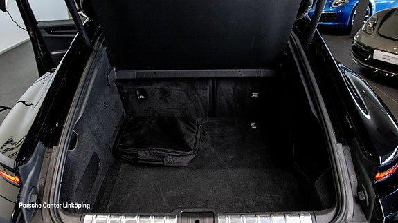 Porsche Panamera 4 24 of 24